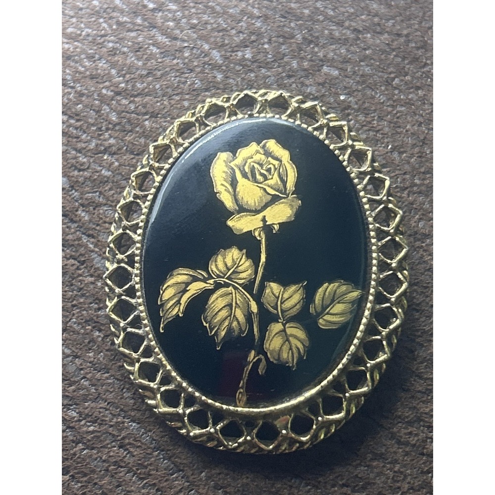 VTG Rose Brooch Pin Gold Tone‎ Filigree Black Cabochon Costume Jewelry Elegant